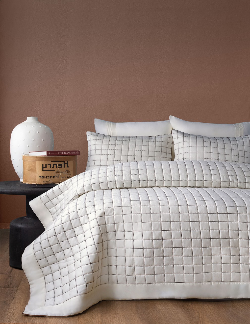 Покривало з наволочками Issimo Home Boligia Cream 240×260 
