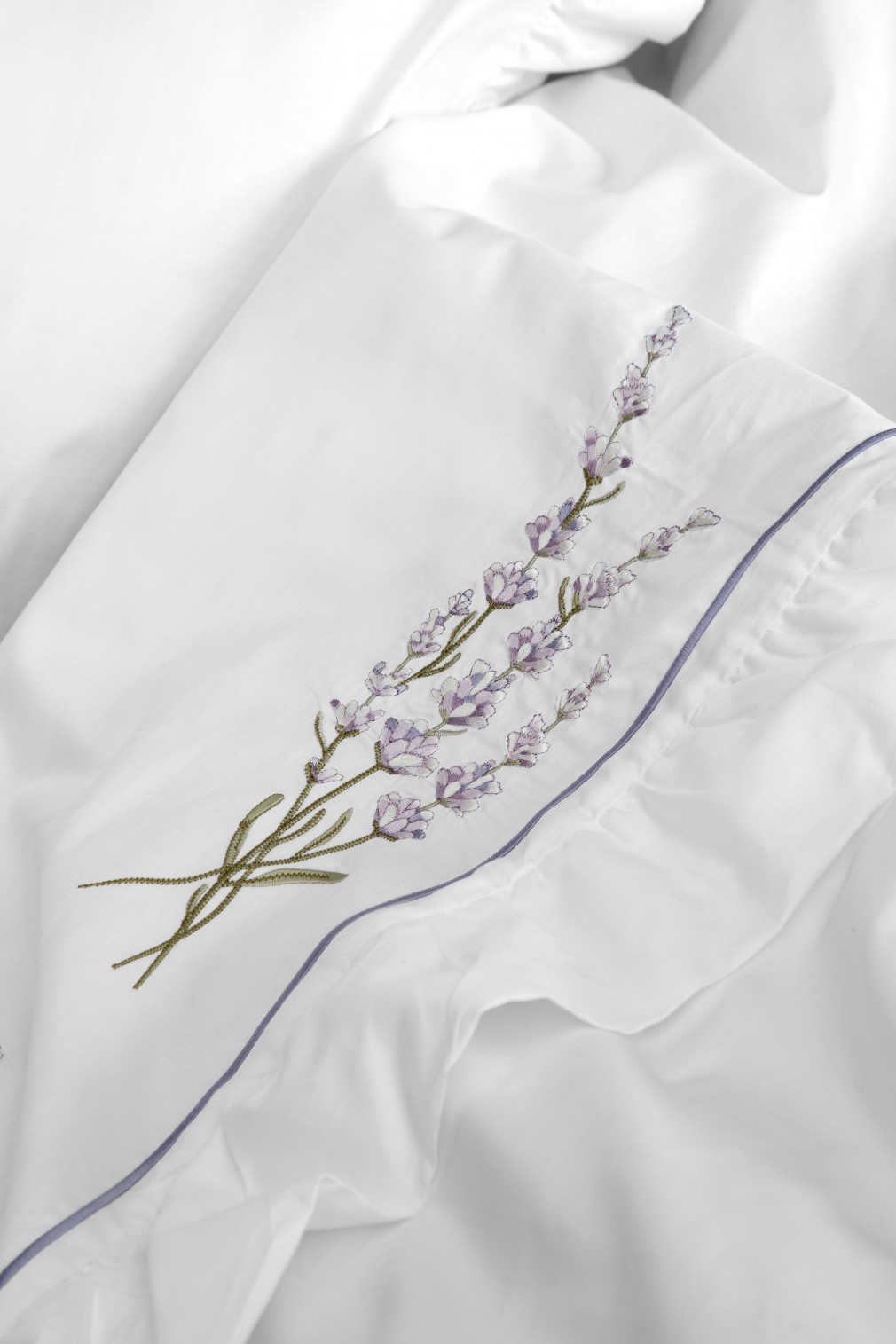 Комплект постільної білизни Issimo Home Lavanda 300 TC сатин делюкс вишивка євро