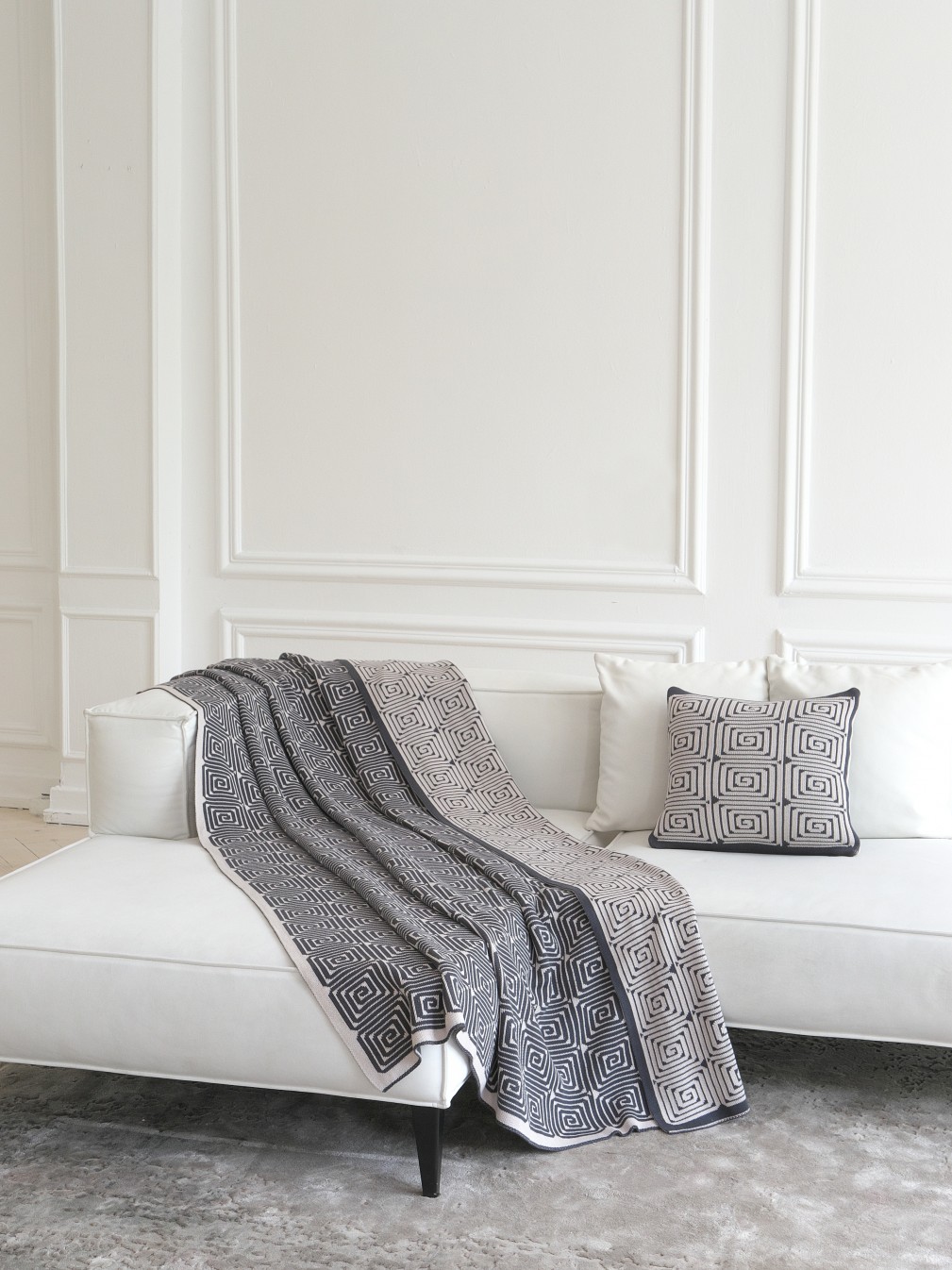 Покривало La Modno Monogram Anthracite-Beige 