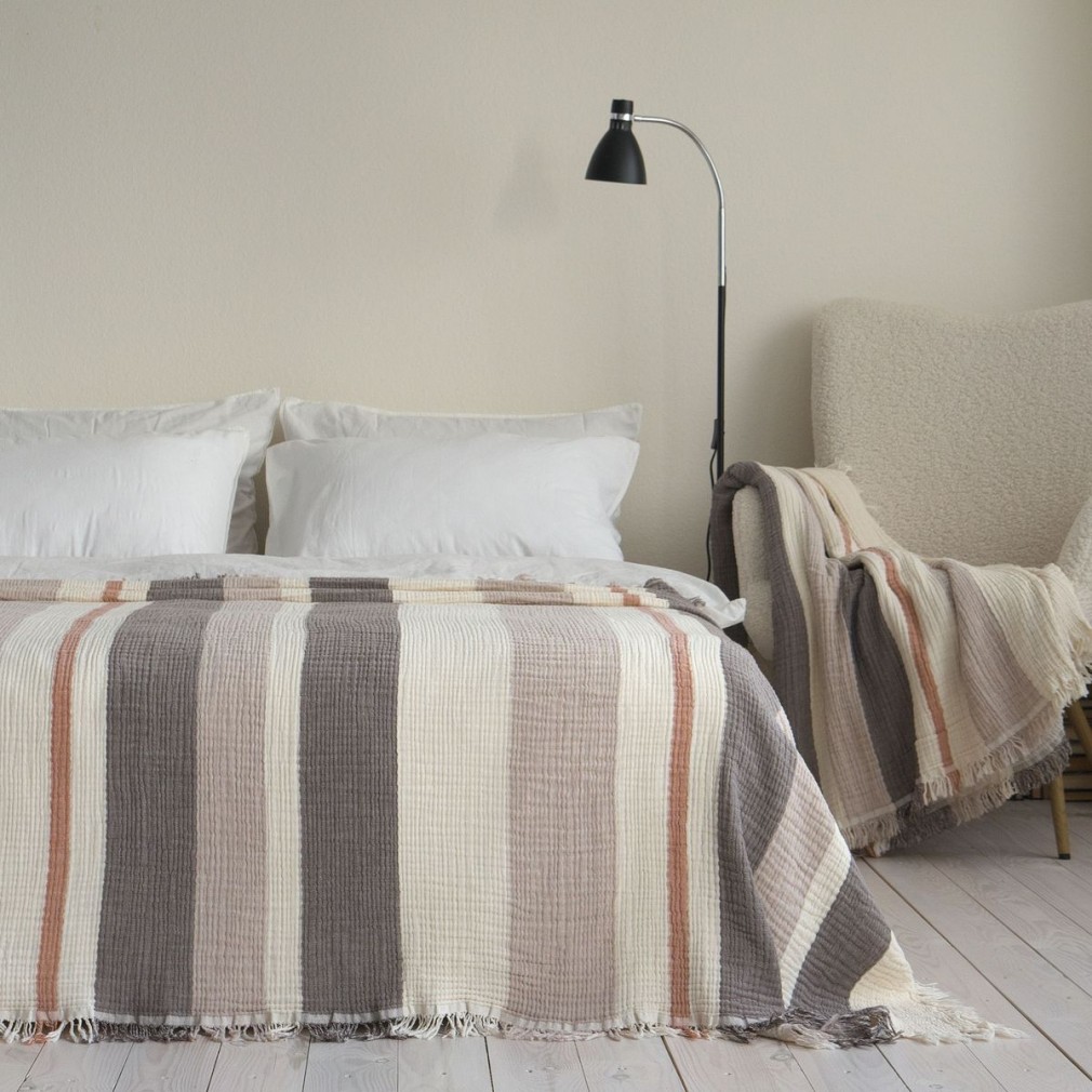 Покривало La Modno Charming Taupe Brown