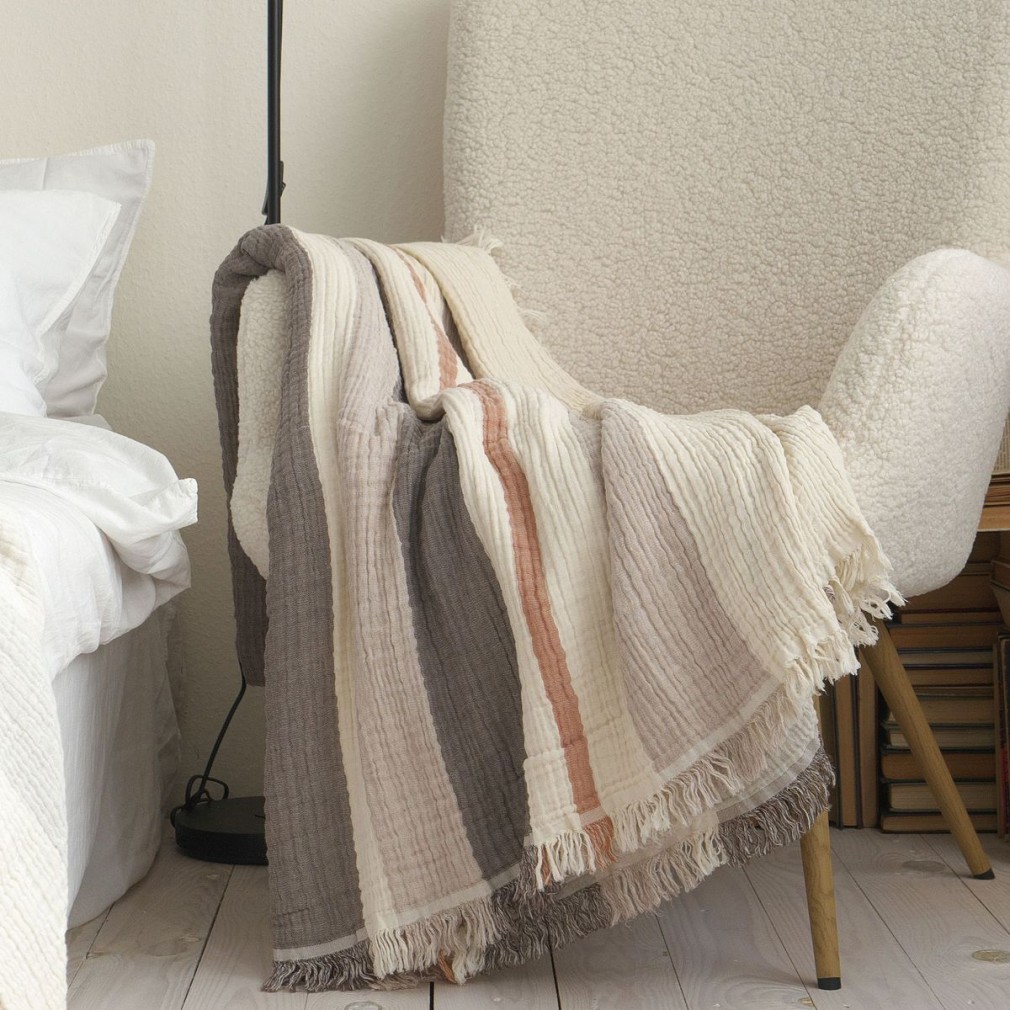 Покривало La Modno Charming Taupe Brown