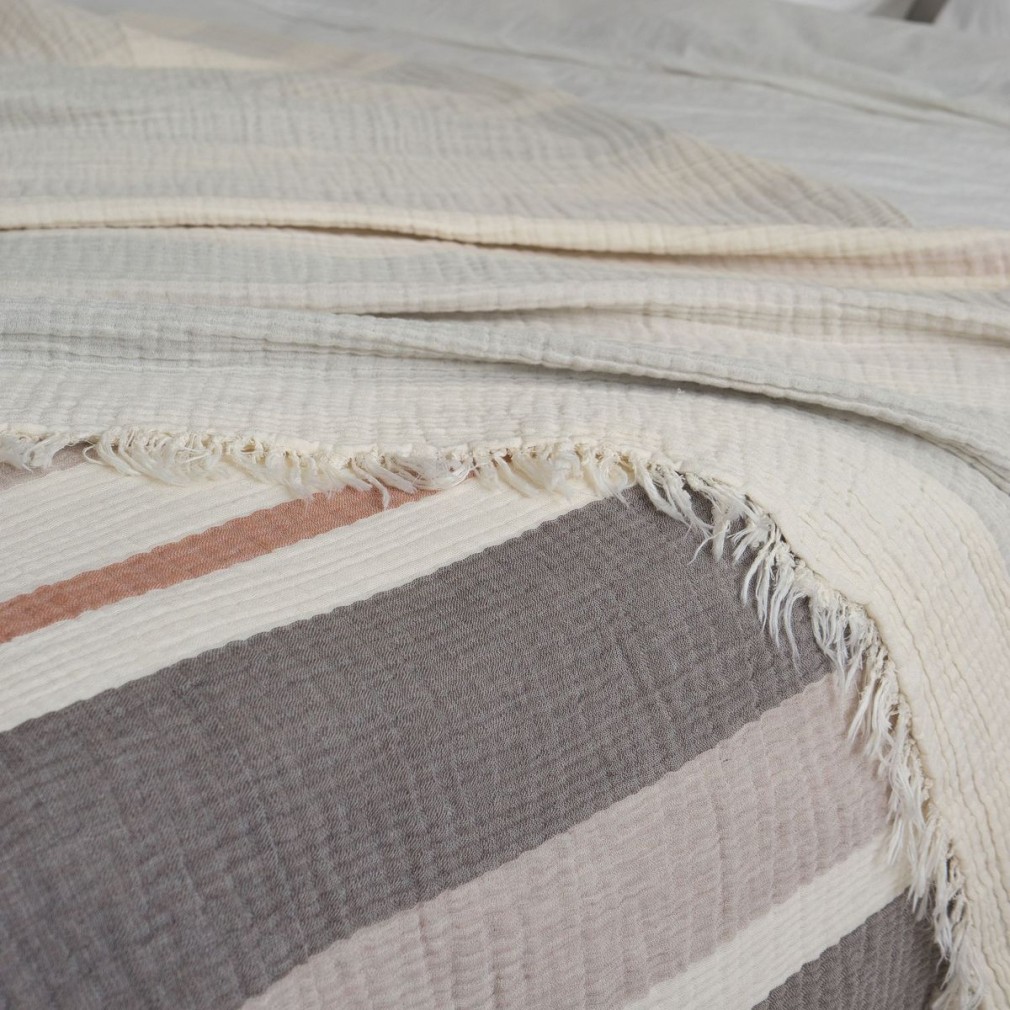 Покривало La Modno Charming Taupe Brown